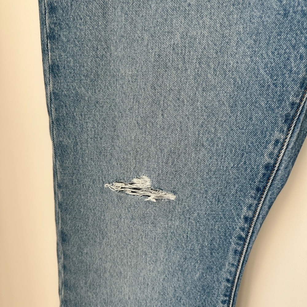 Levi's 501 Original Fit Straight Leg Jeans 2023 Style, size 32 - Picture 6 of 10